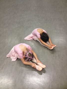 Edinburgh Dance School  Ballet Uni-Ted class for 5 - 7 yrs every Saturday 10 - 10.30 am. This class introduces children to Ballet basic positioins & technique. www.edinburghdanceschool.co.uk